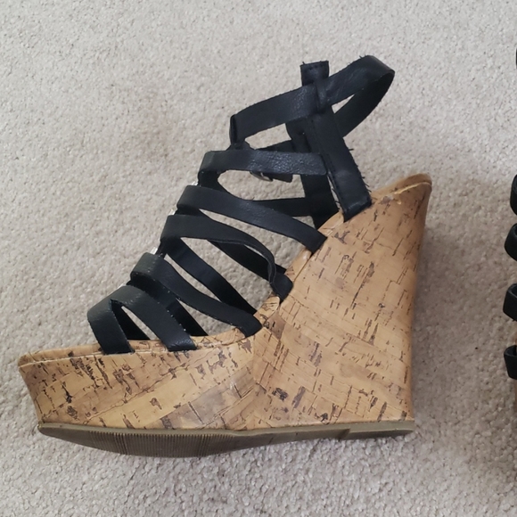 Candies Wedges - Picture 3 of 5